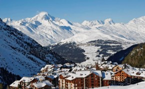 Ski Chalets in Les Arcs: 1950
